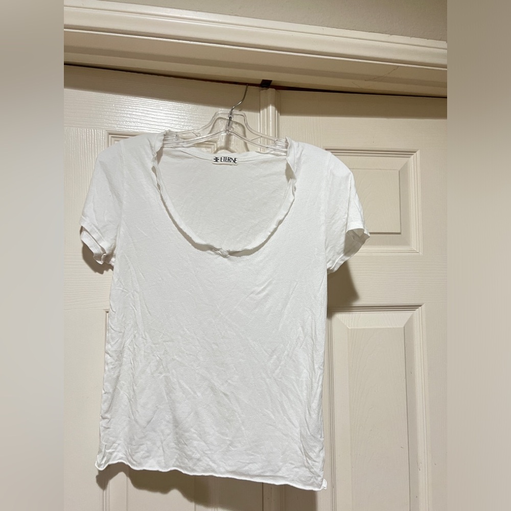 Eterne distressed  V Neck raw-edge scoop neck white t-shirt‎ relaxed size XS